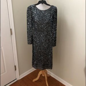 Beautiful Sequin Dress - New w/ Tags size 6